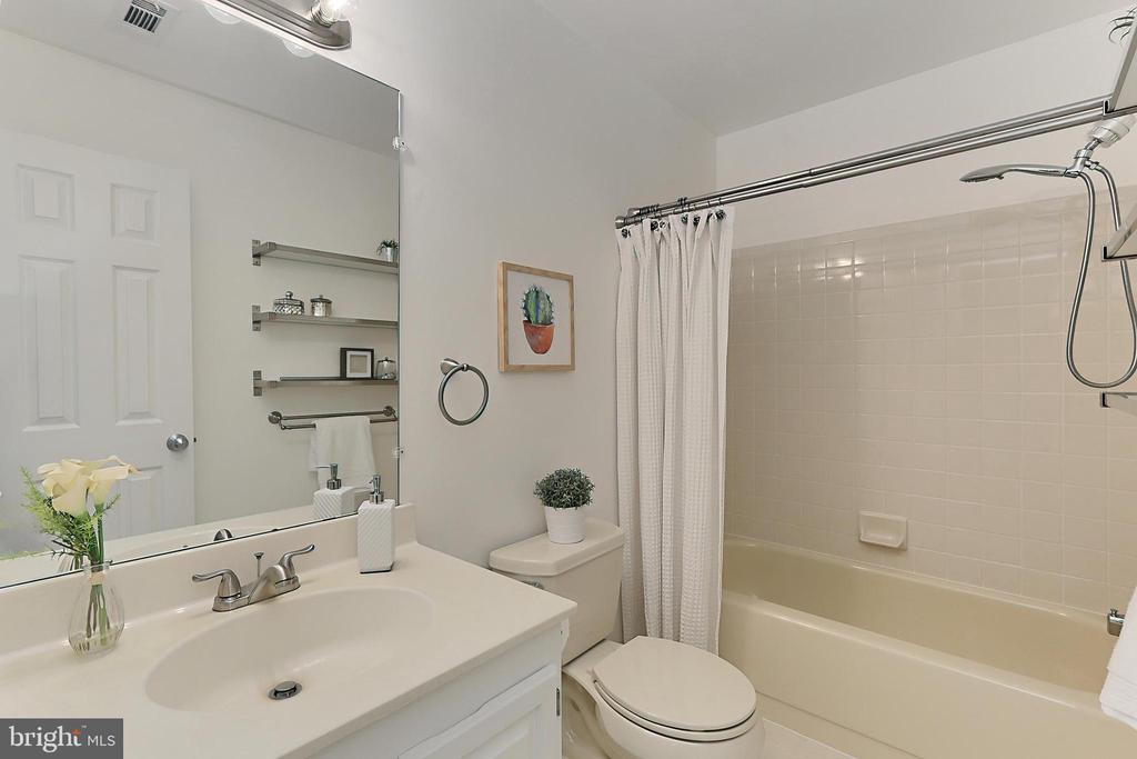 12506 N Lake Ct