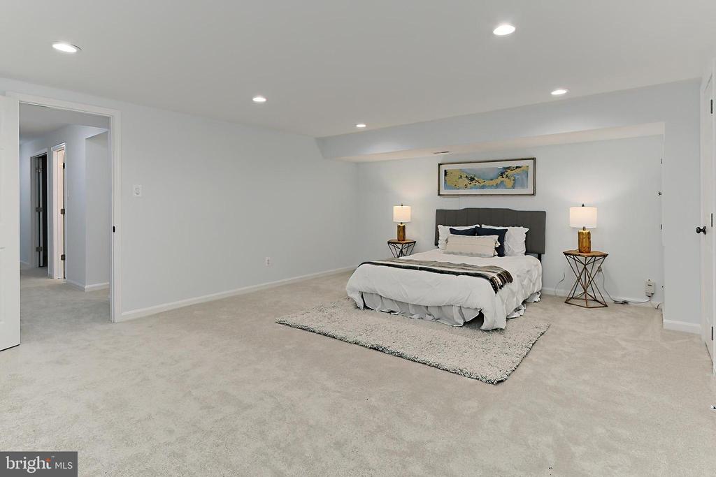 12506 N Lake Ct