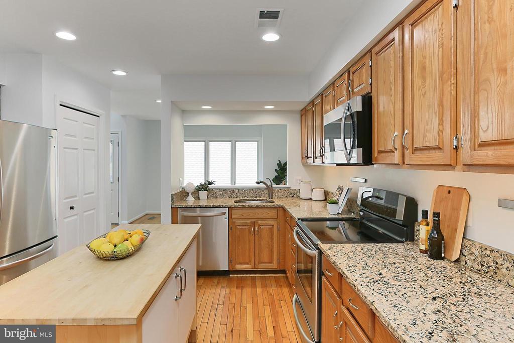 12506 N Lake Ct
