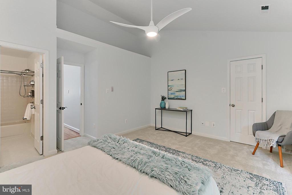 12506 N Lake Ct