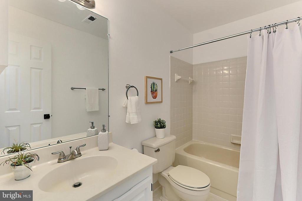 12506 N Lake Ct