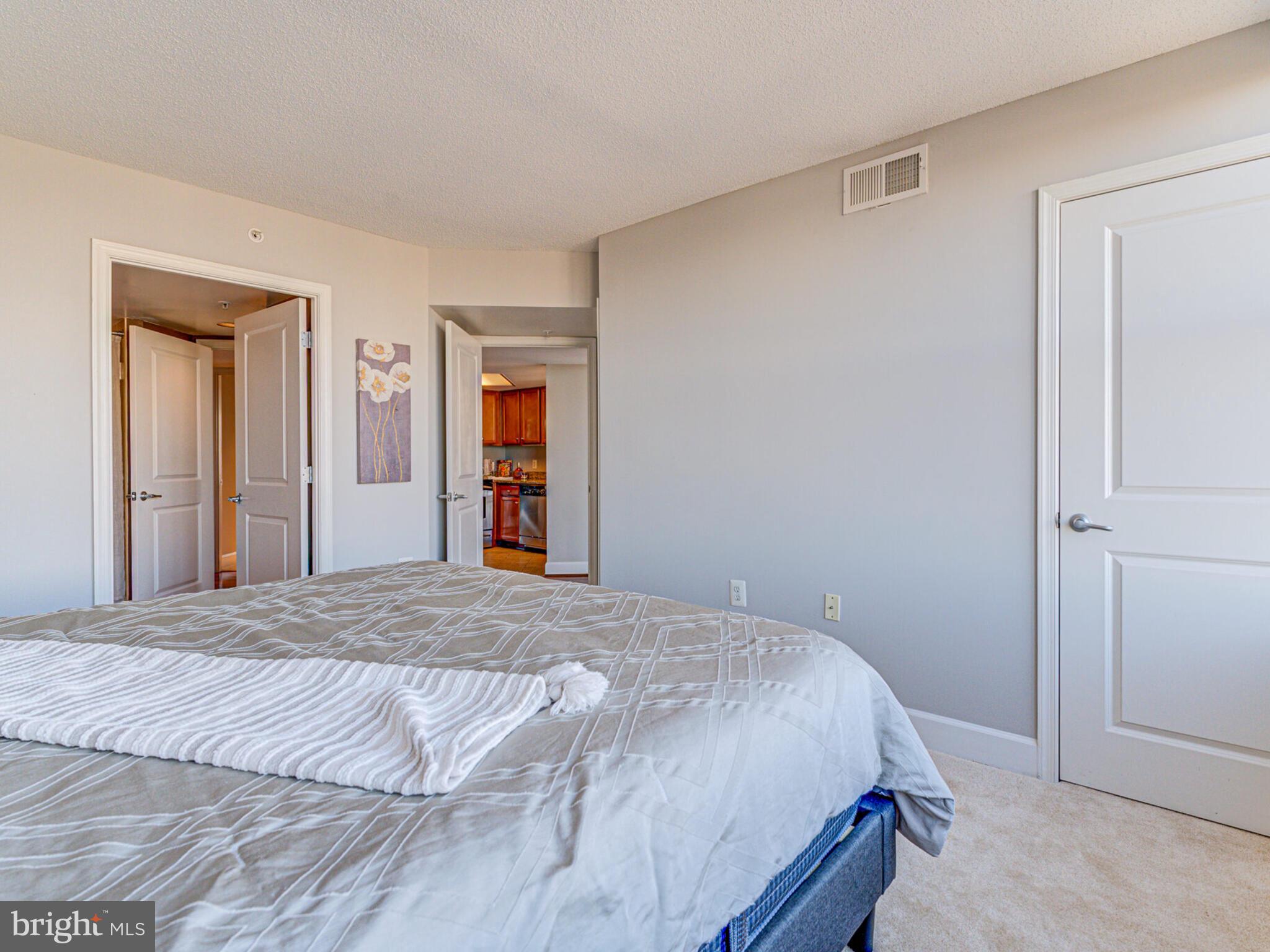 11800 Sunset Hills Rd #707