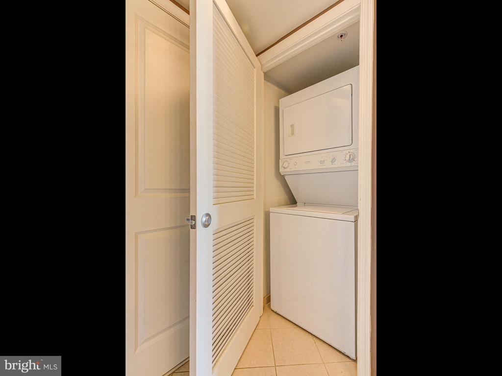 11800 Sunset Hills Rd #707