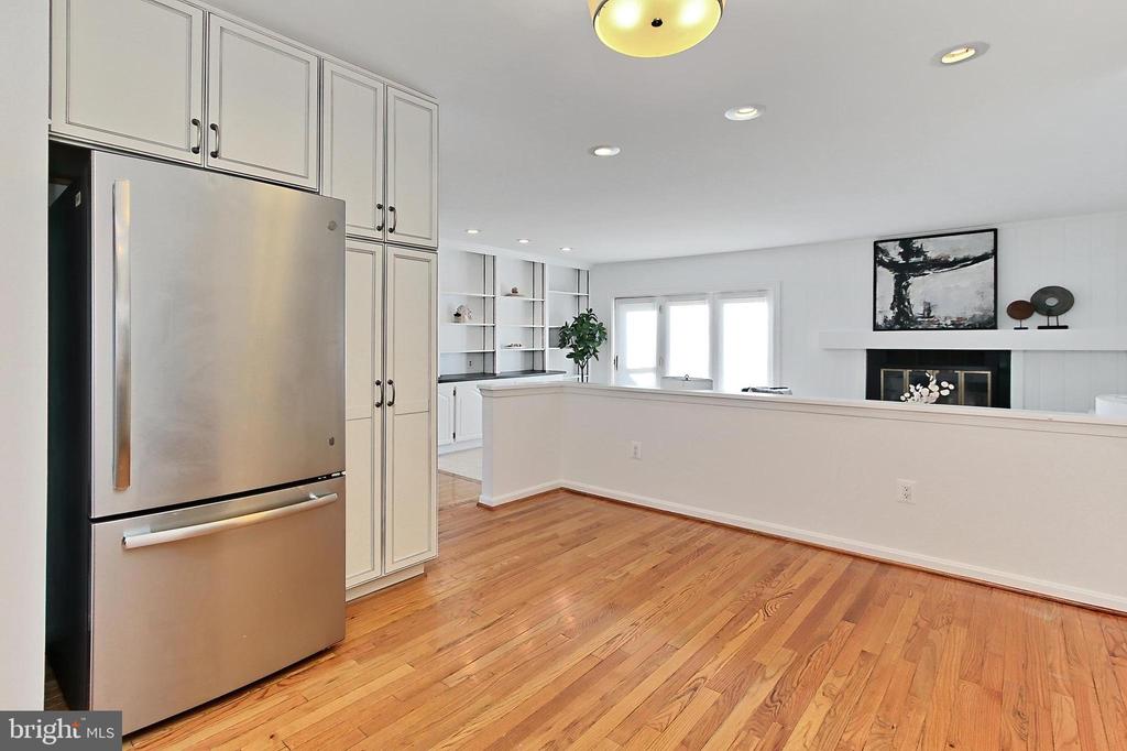 12517 North Lake Ct