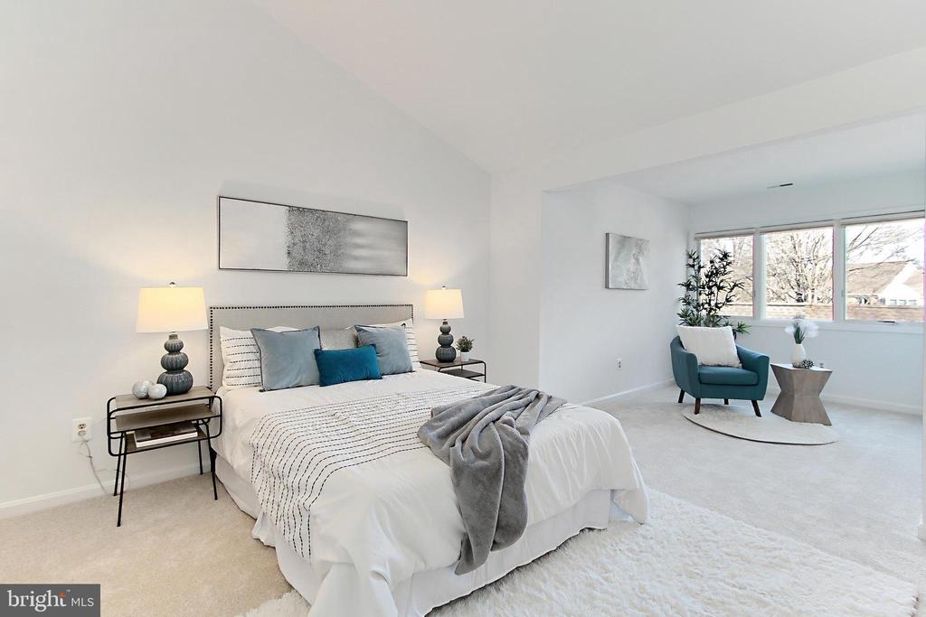 12517 North Lake Ct