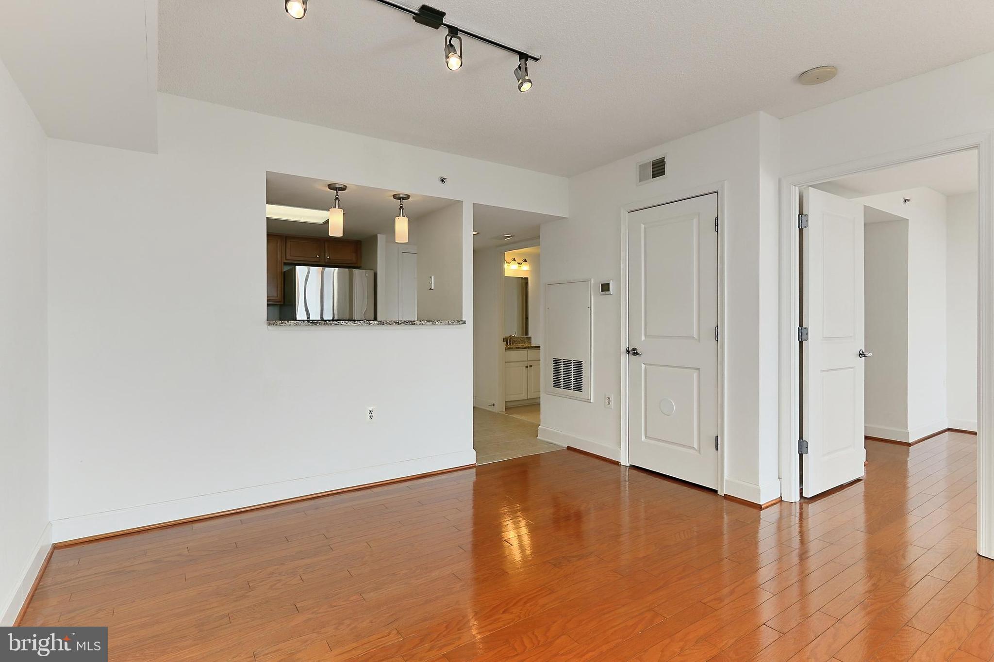 11800 Sunset Hills Rd #1018