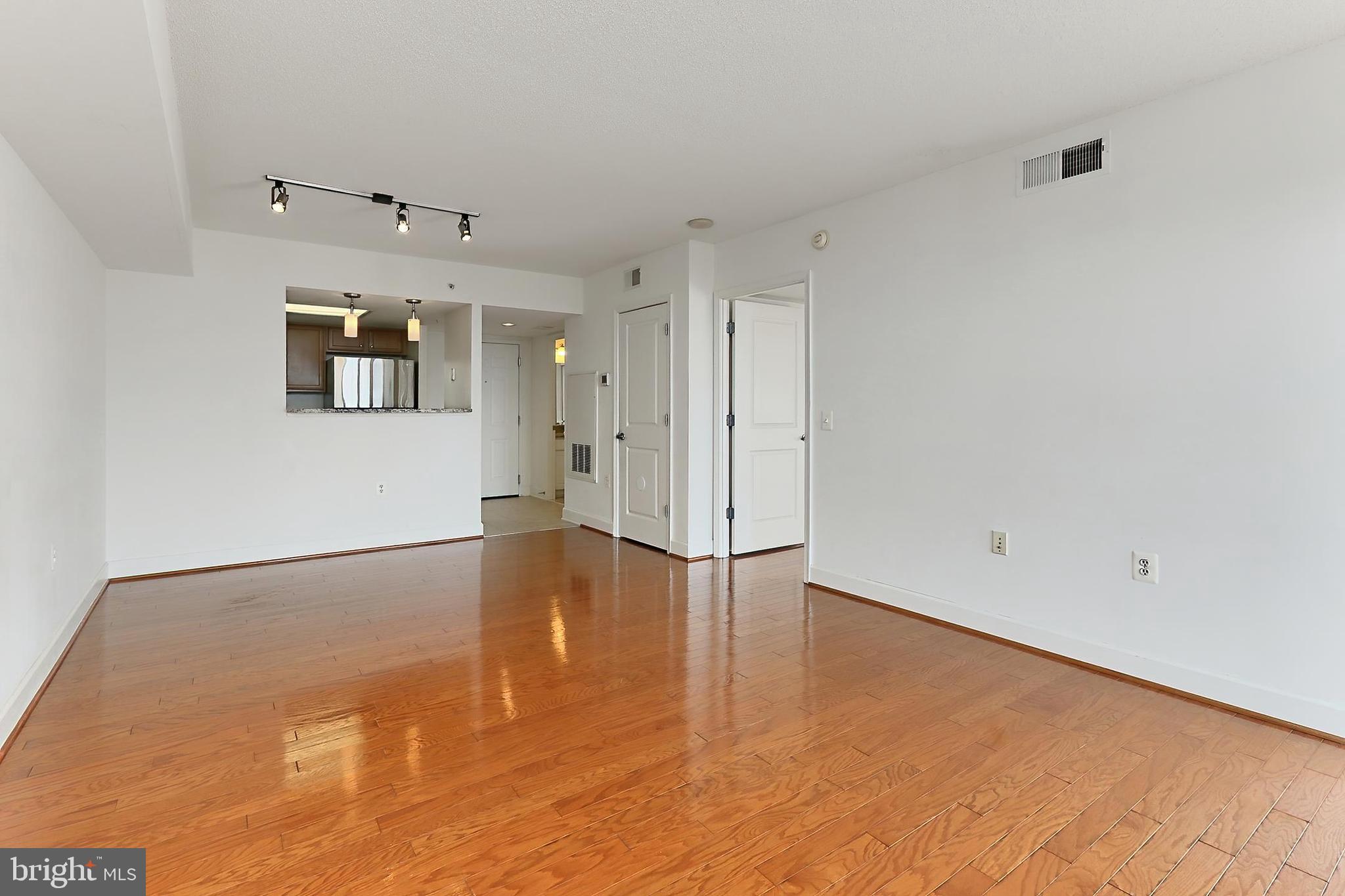 11800 Sunset Hills Rd #1018