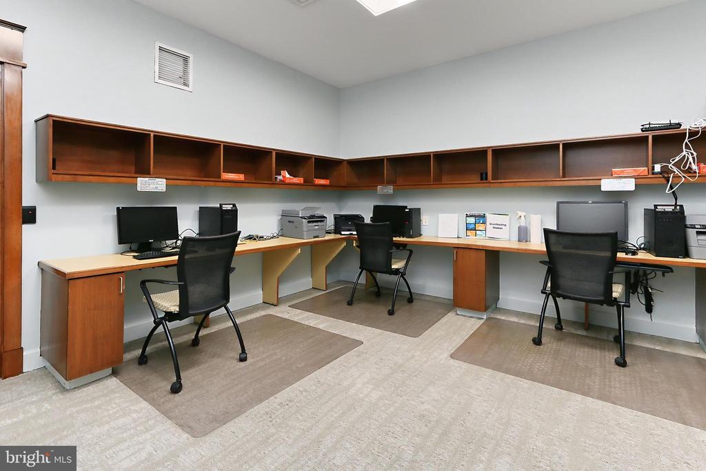 11800 Sunset Hills Rd #1018