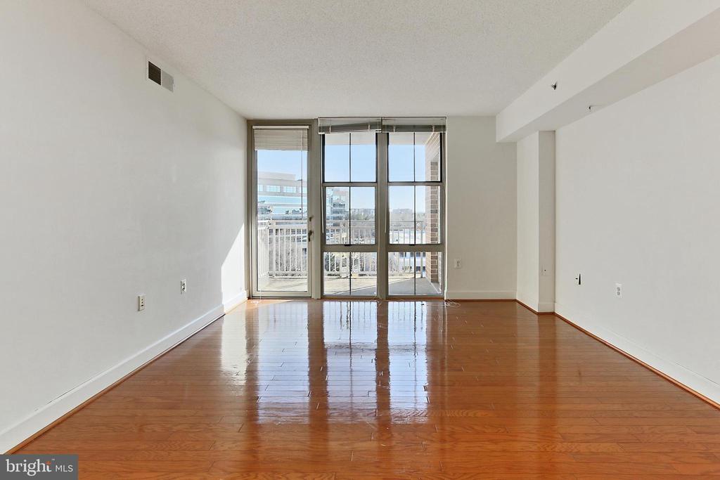 11800 Sunset Hills Rd #1018
