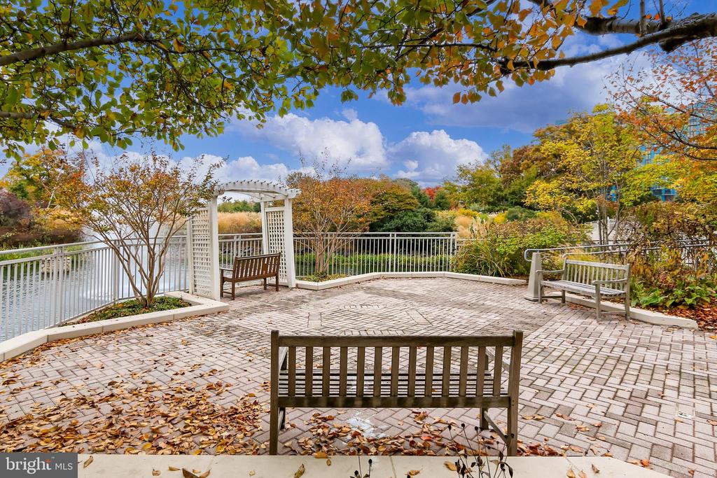 11800 Sunset Hills Rd #1018