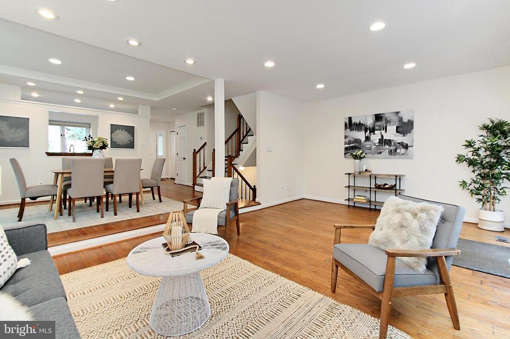 12511 N Lake Ct