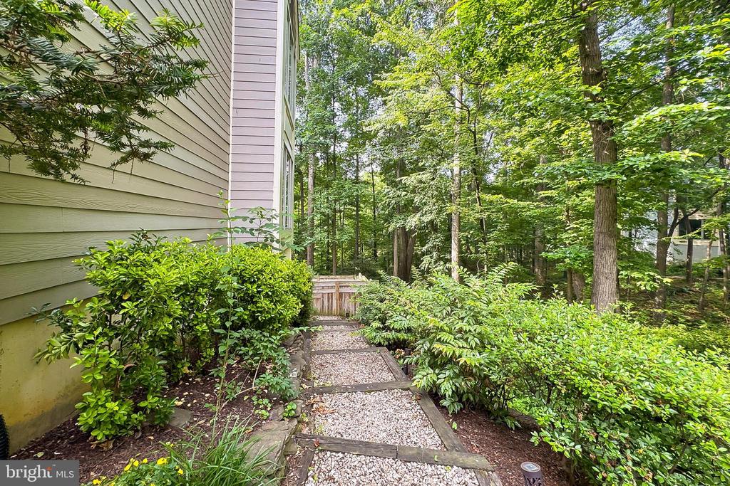 12511 N Lake Ct