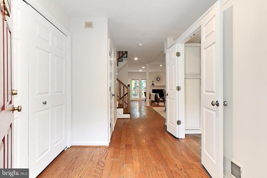 12511 N Lake Ct