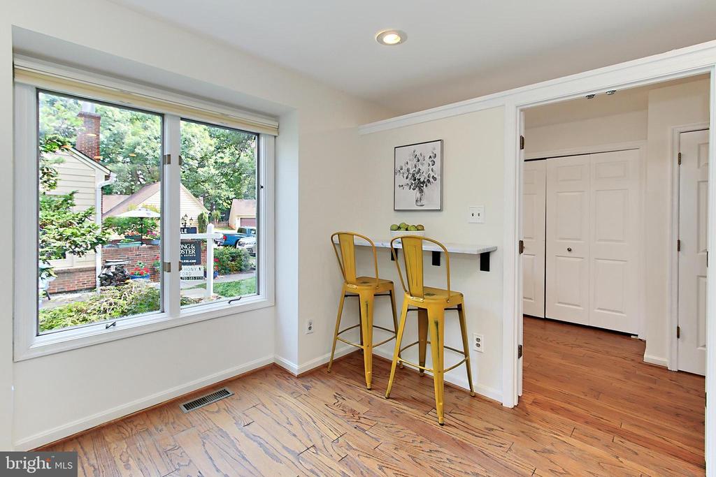 12511 N Lake Ct
