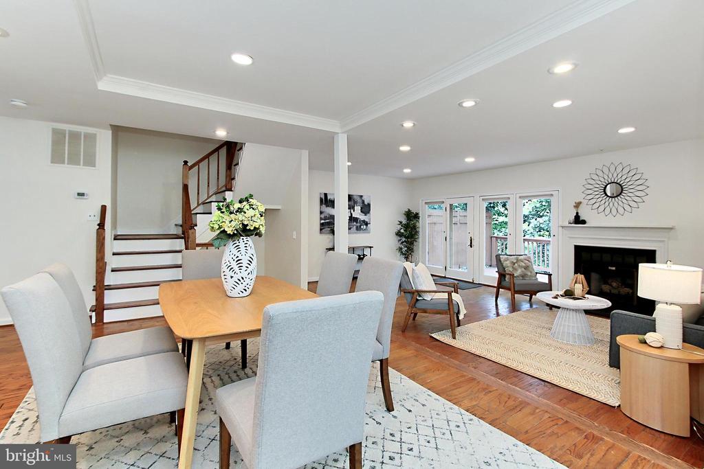12511 N Lake Ct