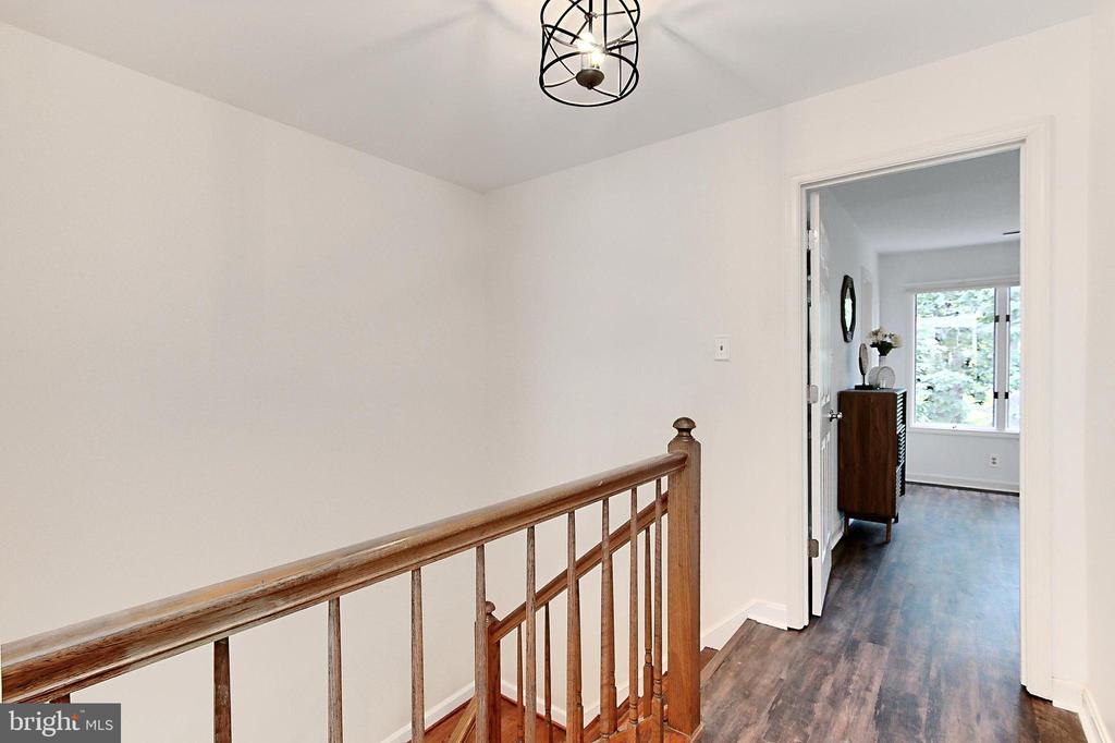 12511 N Lake Ct