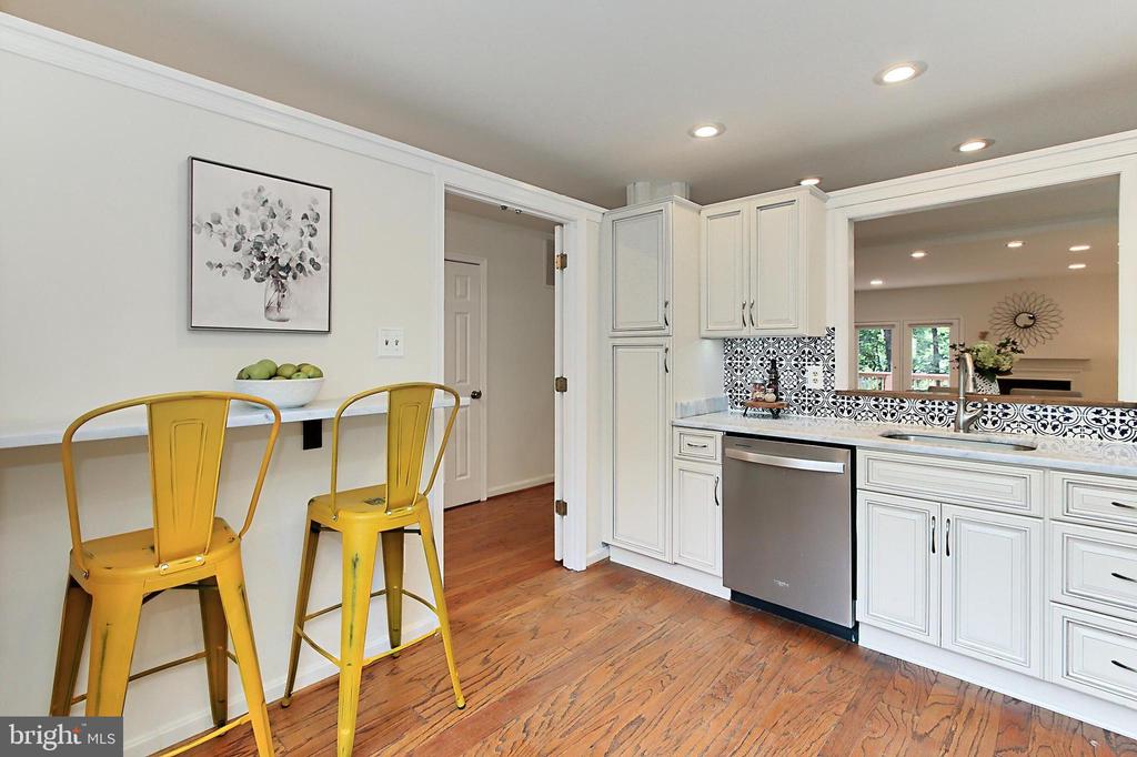 12511 N Lake Ct