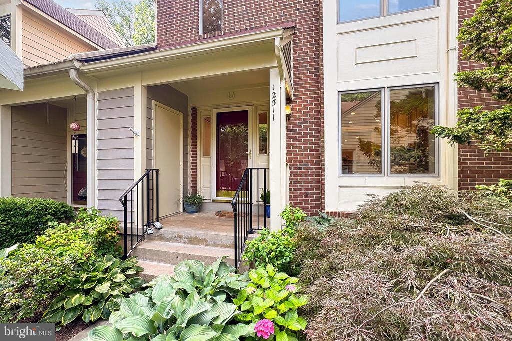 12511 N Lake Ct