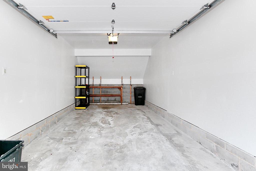 12511 N Lake Ct