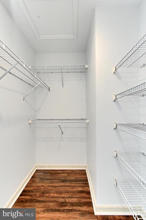 12511 N Lake Ct