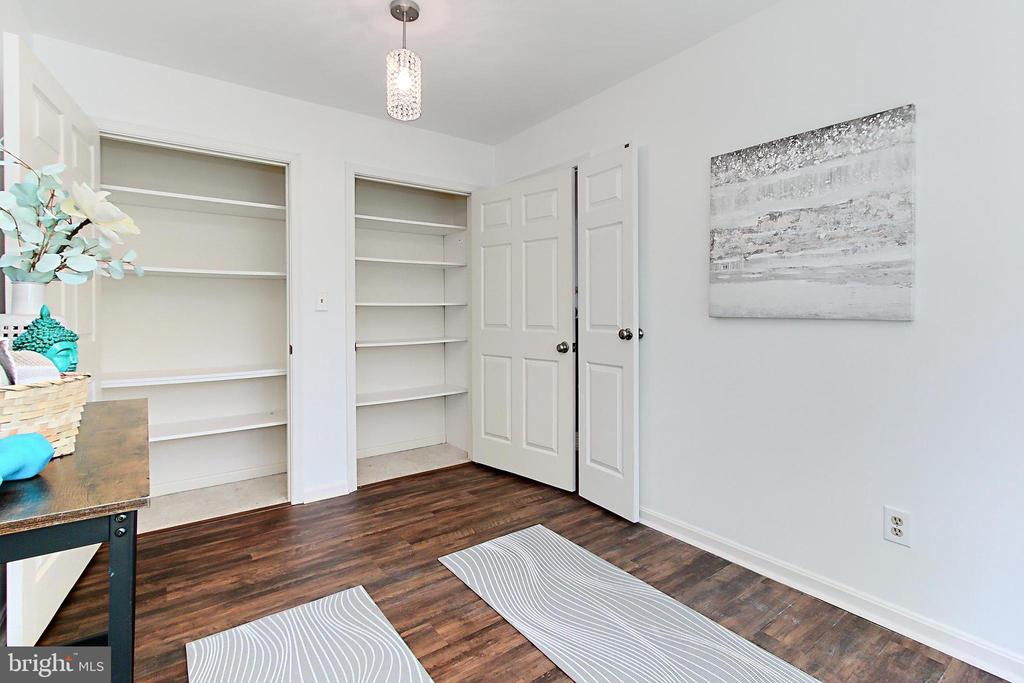 12511 N Lake Ct