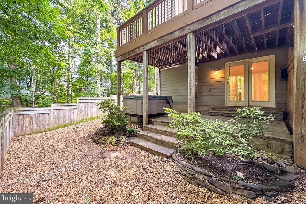 12511 N Lake Ct