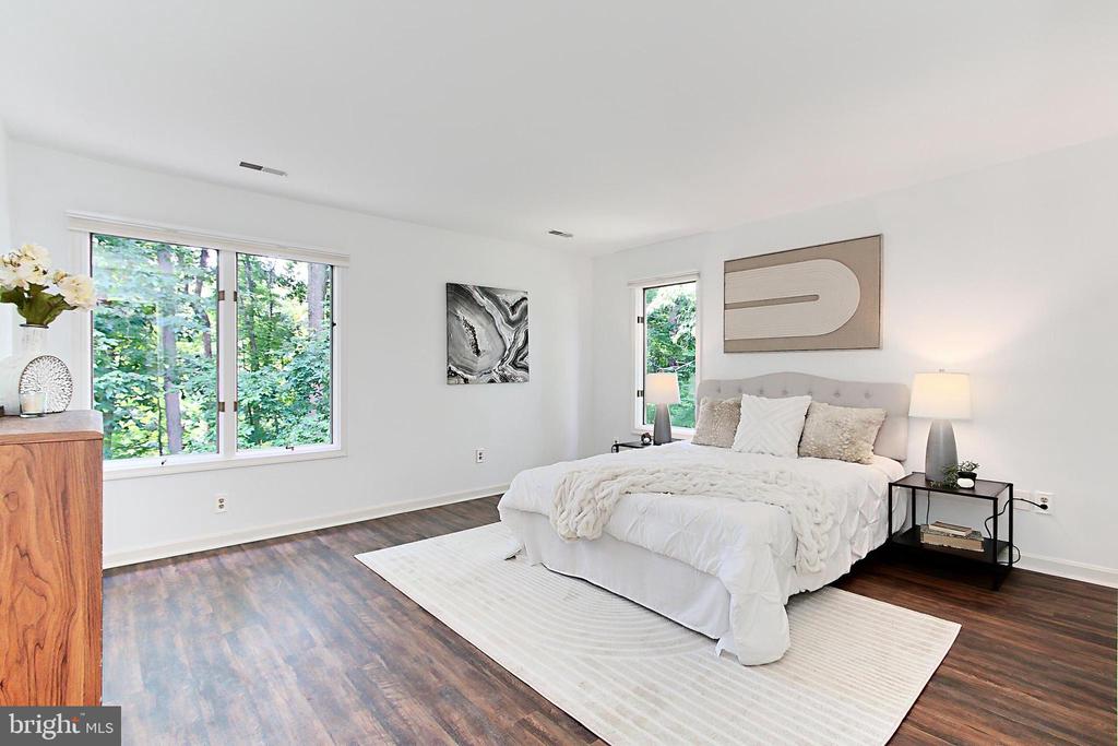 12511 N Lake Ct