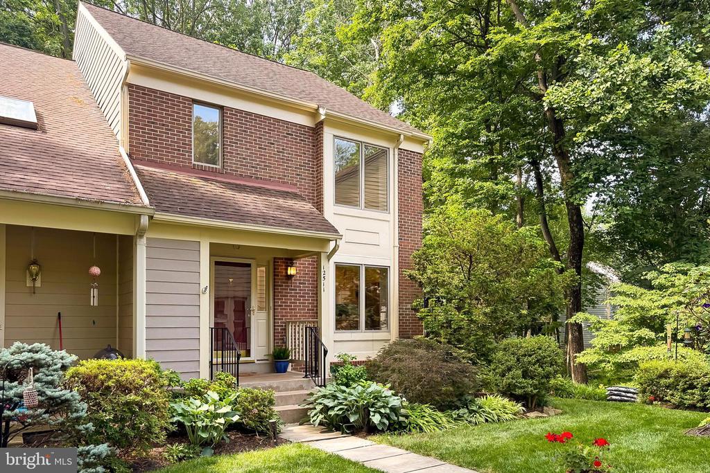 12511 N Lake Ct