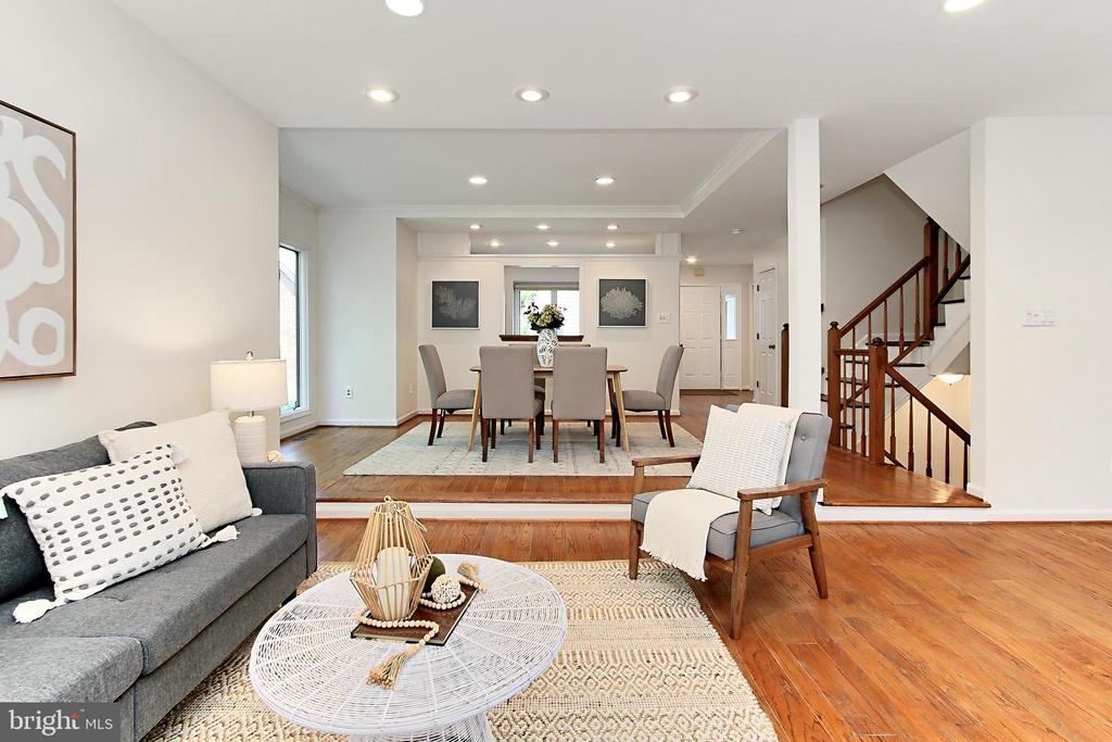 12511 N Lake Ct