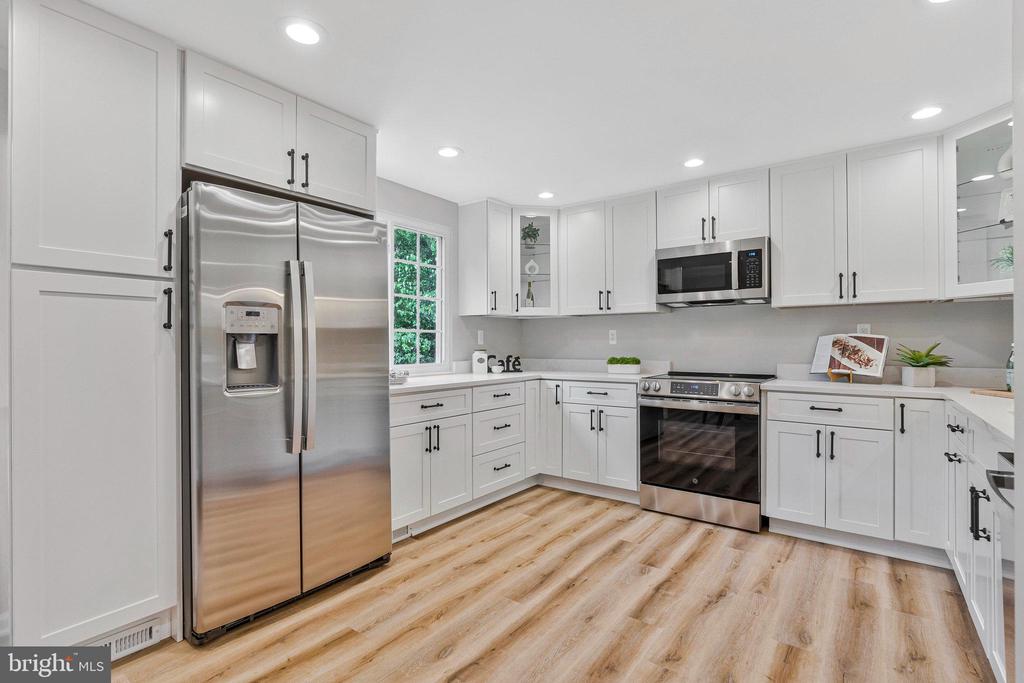 1628 BARNSTEAD DRIVE
