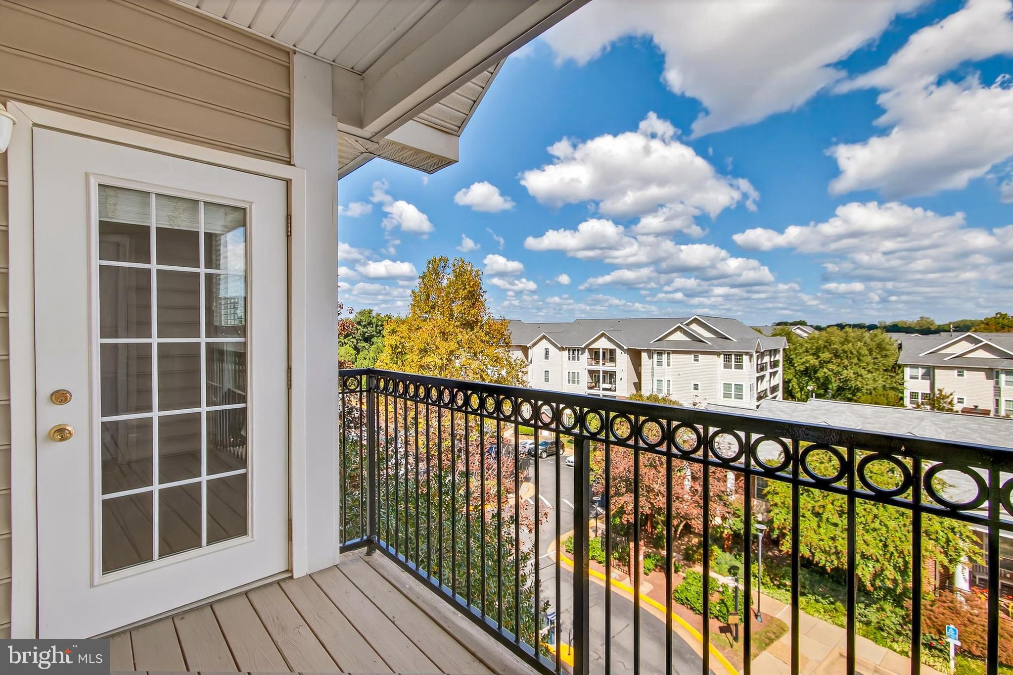 1521 SPRING GATE DRIVE 10413