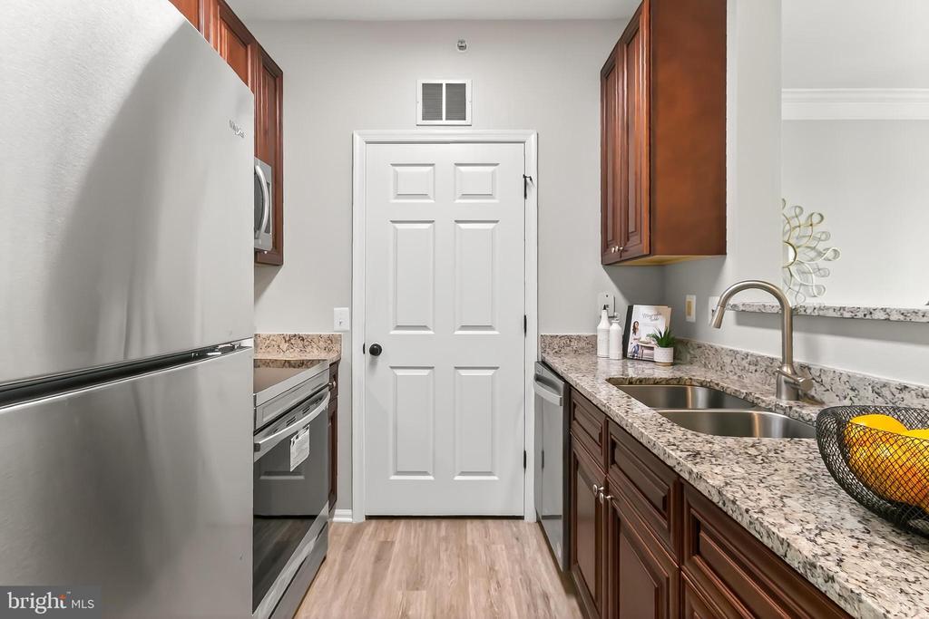 1521 SPRING GATE DRIVE 10413
