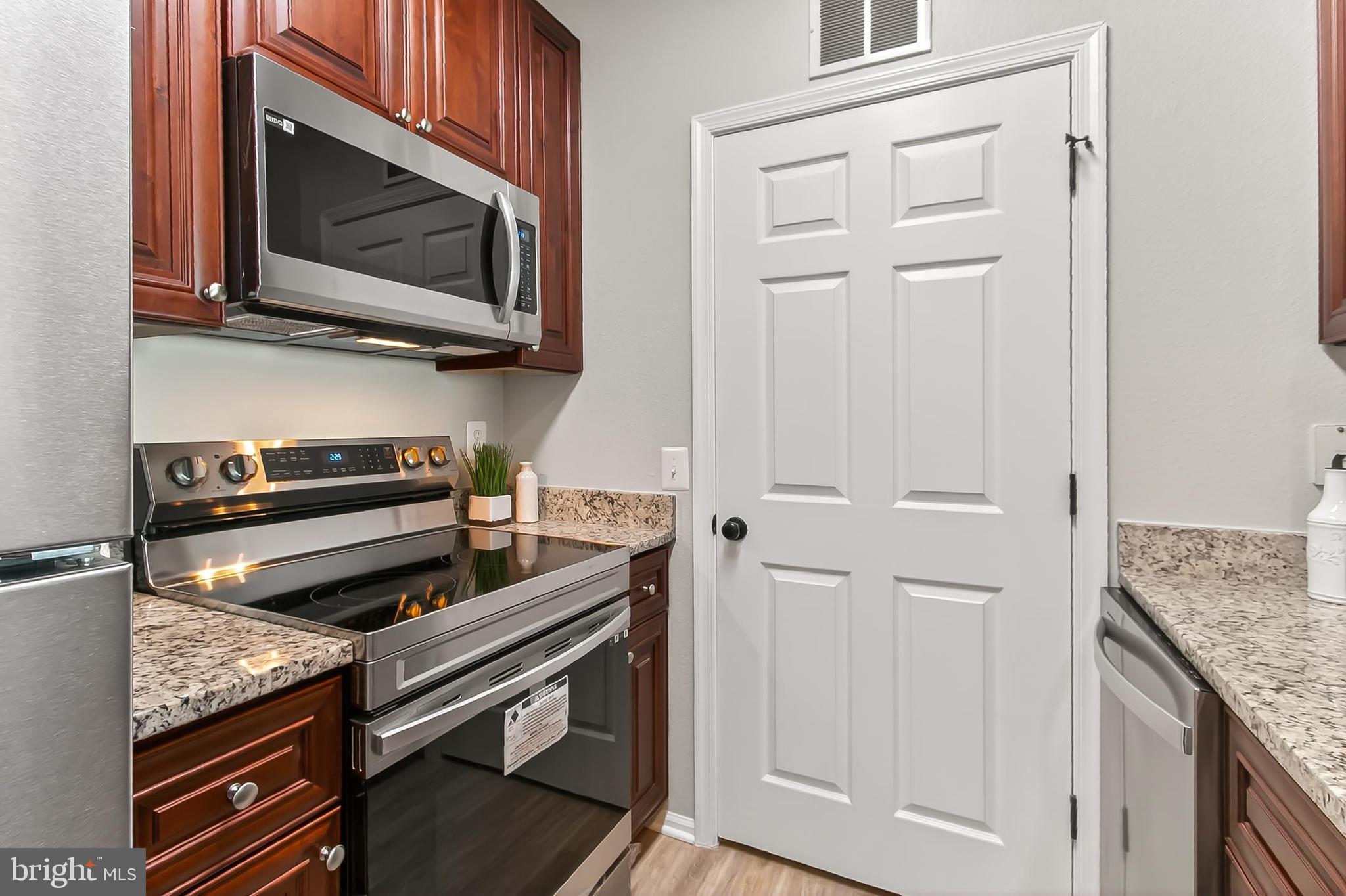 1521 SPRING GATE DRIVE 10413