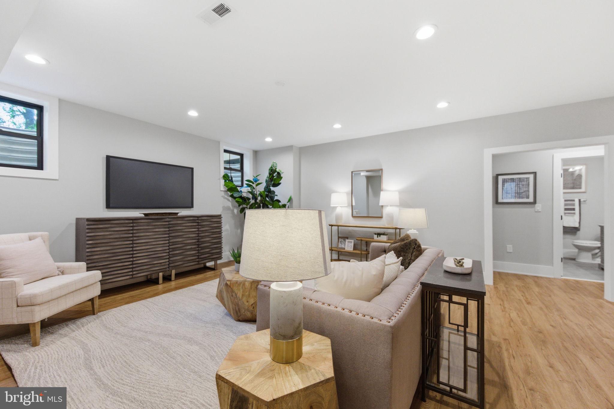701 MEADOW LANE SW