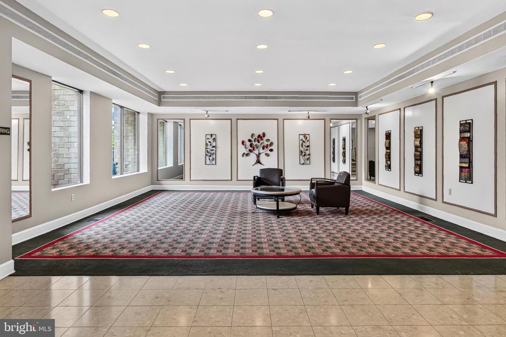6001 ARLINGTON BOULEVARD Unit: 408