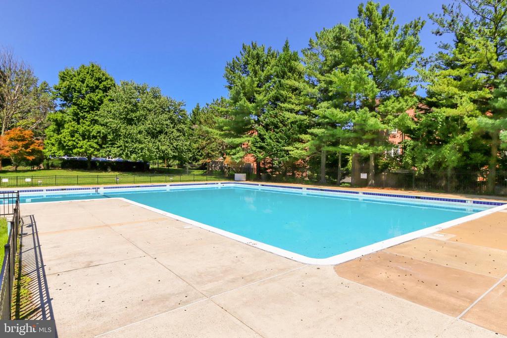 6001 ARLINGTON BOULEVARD Unit: 408