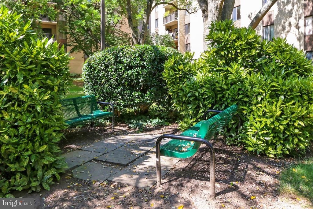 6001 ARLINGTON BOULEVARD Unit: 408
