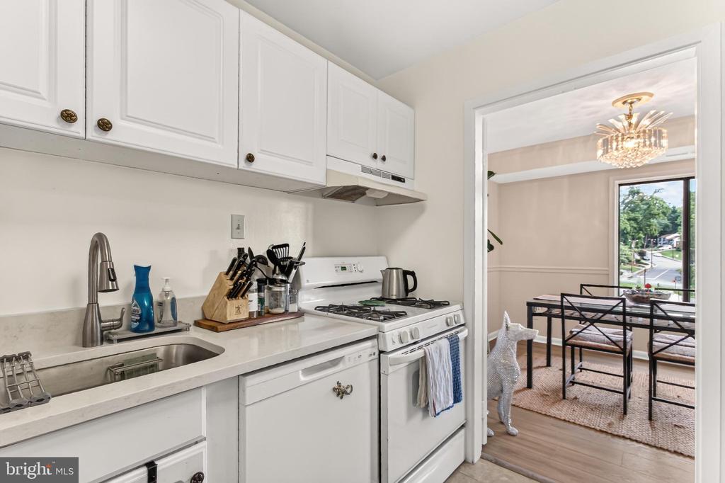 6001 ARLINGTON BOULEVARD Unit: 408