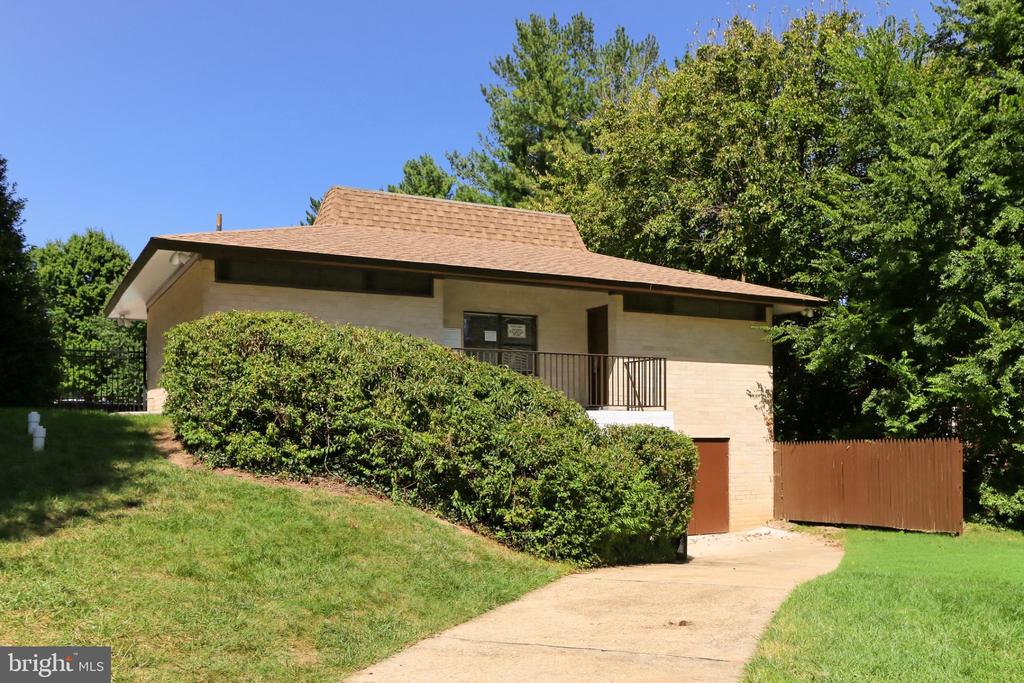 6001 ARLINGTON BOULEVARD Unit: 408