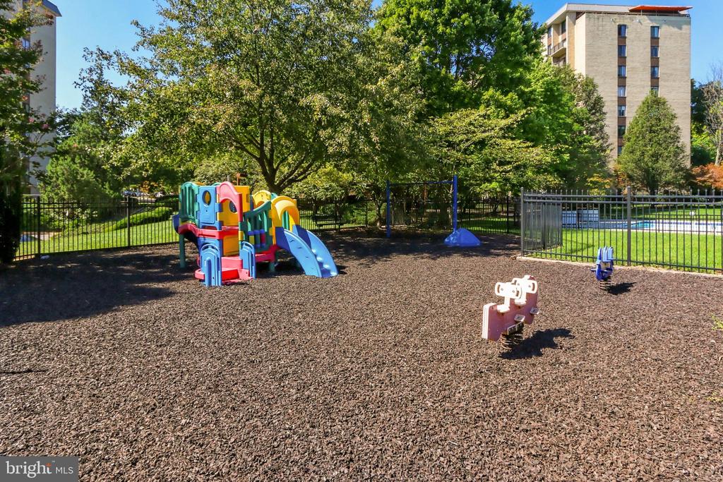 6001 ARLINGTON BOULEVARD Unit: 408