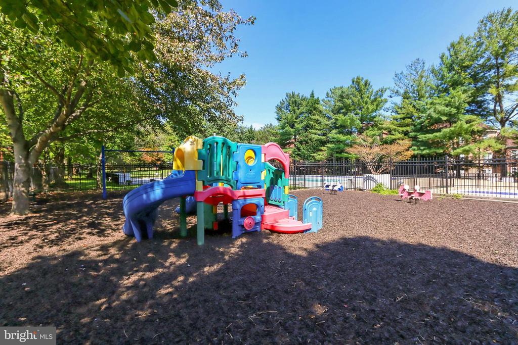 6001 ARLINGTON BOULEVARD Unit: 408