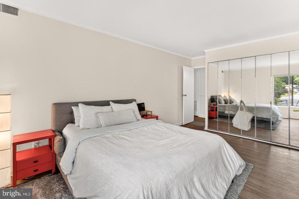 6001 ARLINGTON BOULEVARD Unit: 408