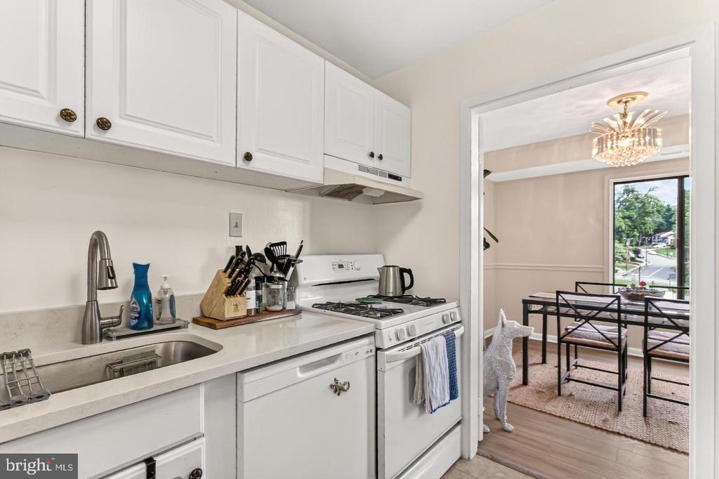 6001 ARLINGTON BOULEVARD Unit: 408