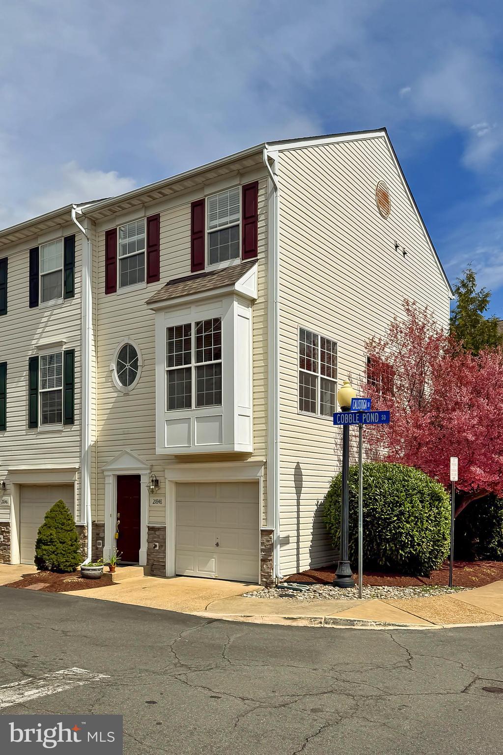 21848 COBBLE POND SQ