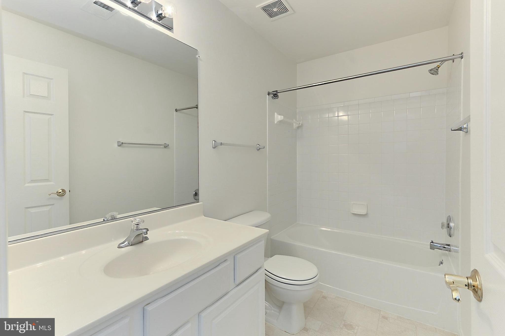 21848 COBBLE POND SQ