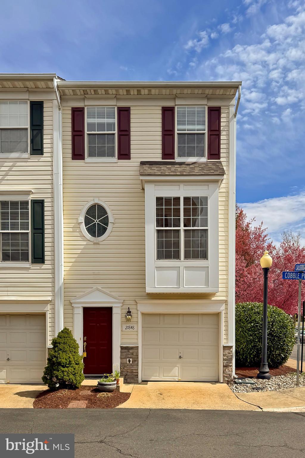 21848 COBBLE POND SQ