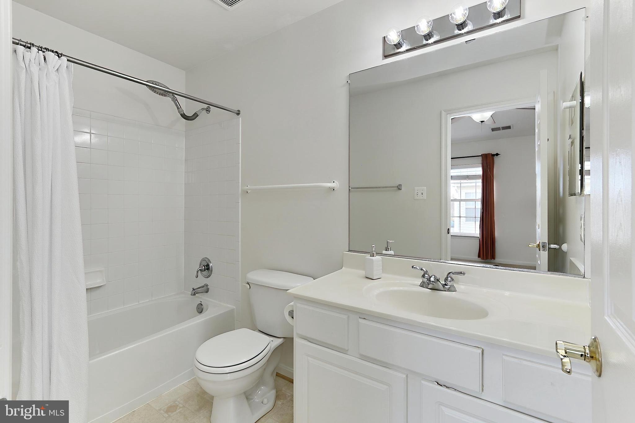 21848 COBBLE POND SQ