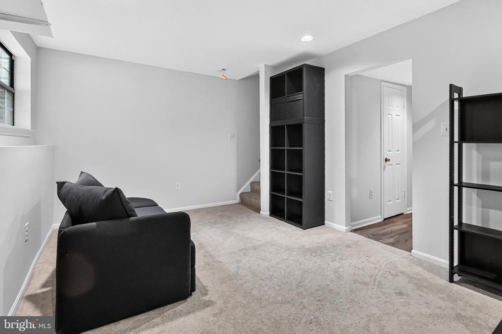 47582 COMER SQUARE