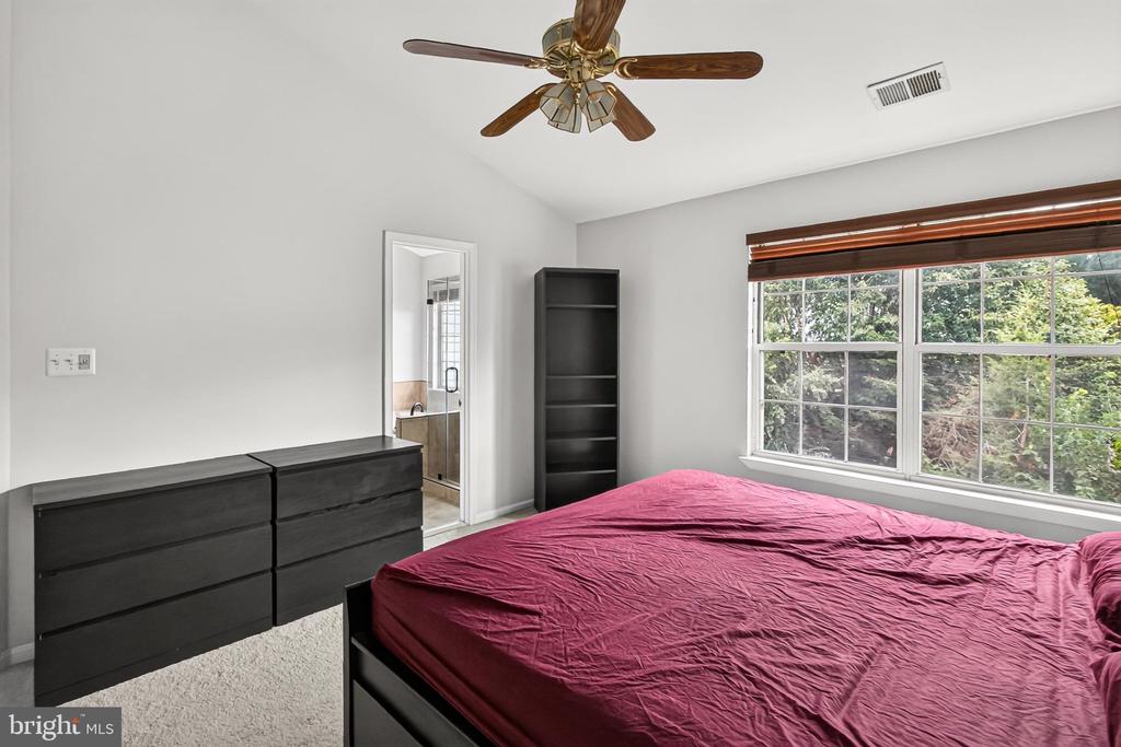 47582 COMER SQUARE