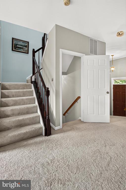 47582 COMER SQUARE